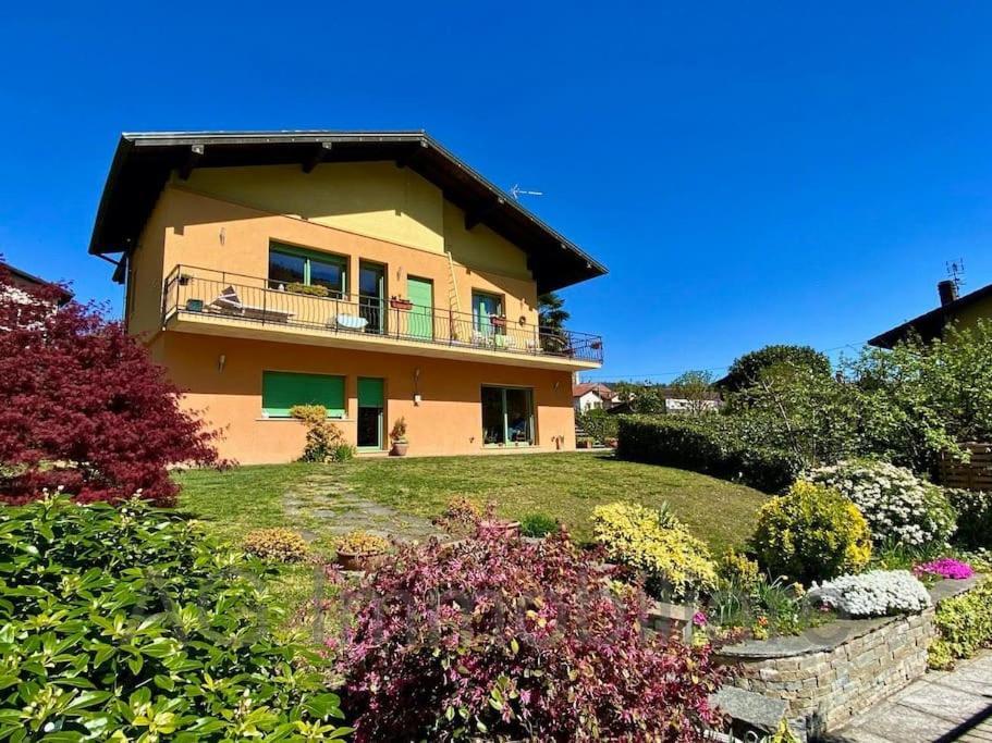 Casa Vacanza Veronica Con Giardino 韦尔巴尼亚 外观 照片