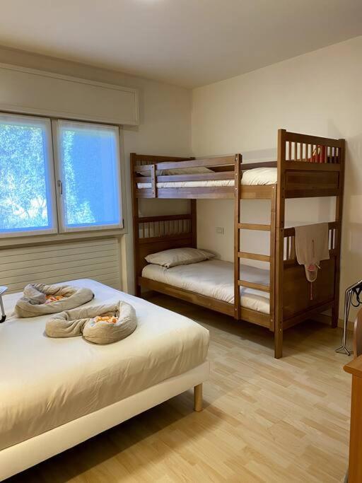 Casa Vacanza Veronica Con Giardino 韦尔巴尼亚 外观 照片