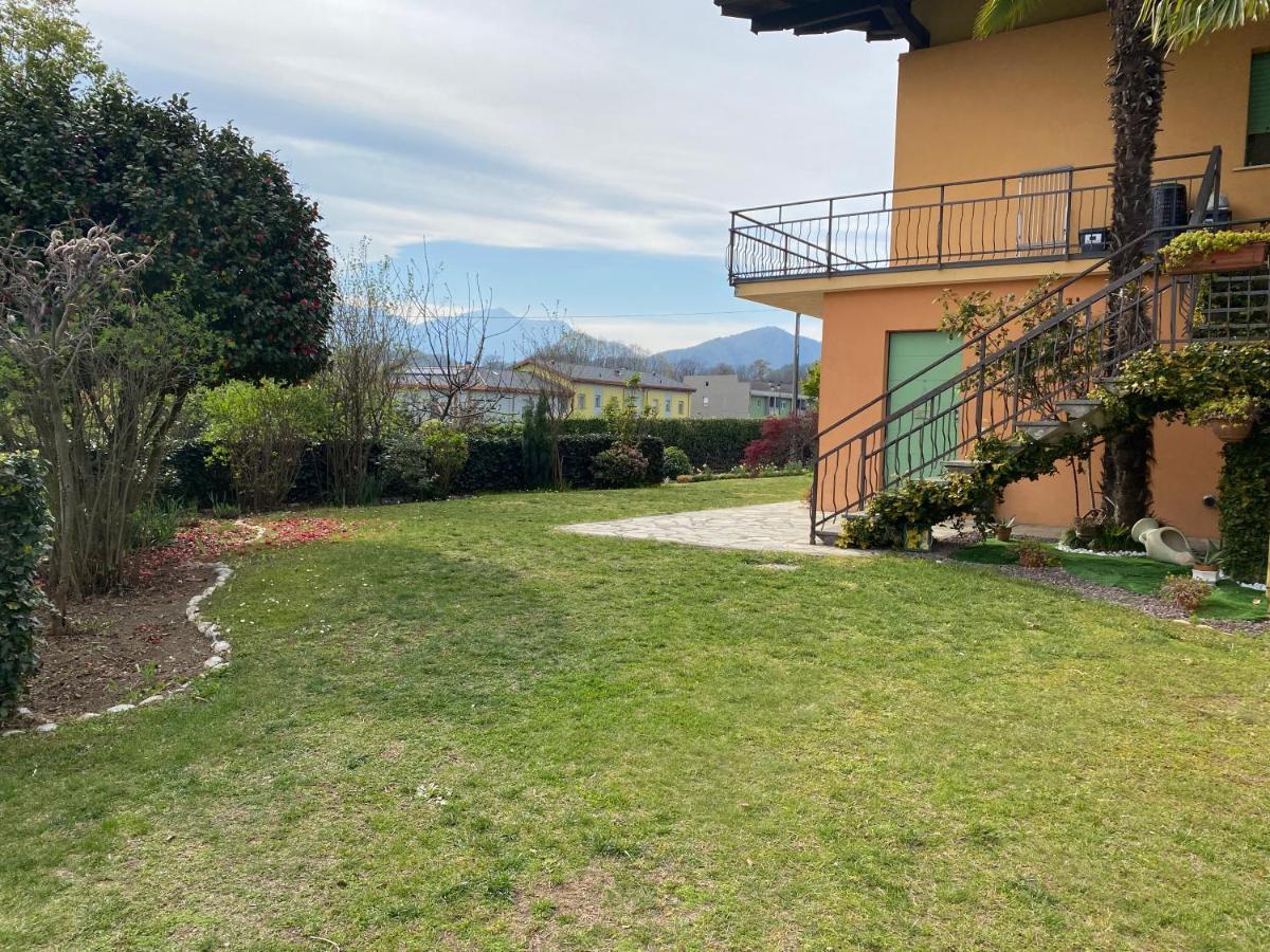 Casa Vacanza Veronica Con Giardino 韦尔巴尼亚 外观 照片